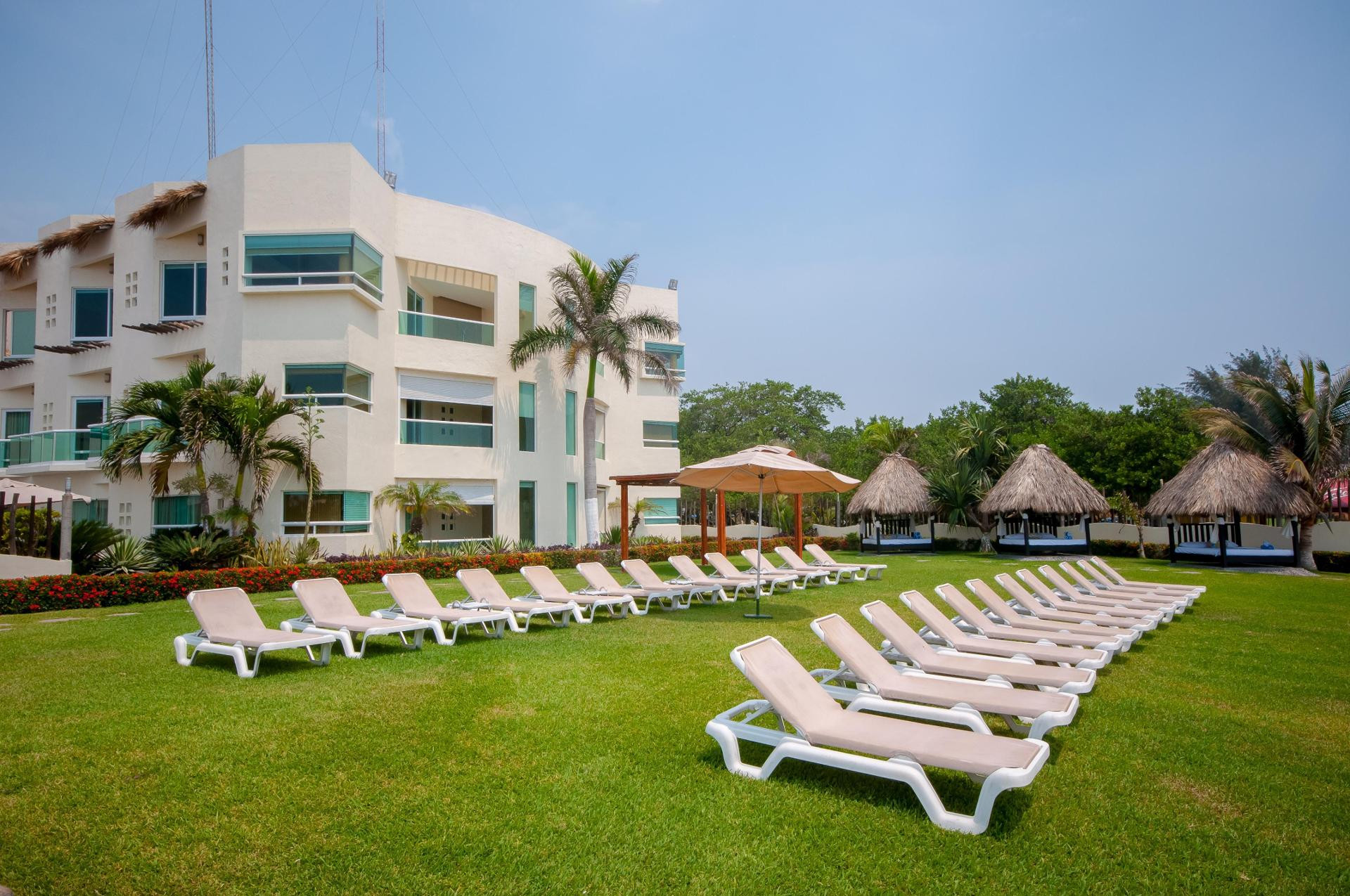 Vista Exterior Artisan Family Hotels And Resorts Playa Esmeralda