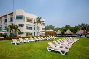 Alojamiento - Artisan Playa Esmeralda Family Beach Hotel