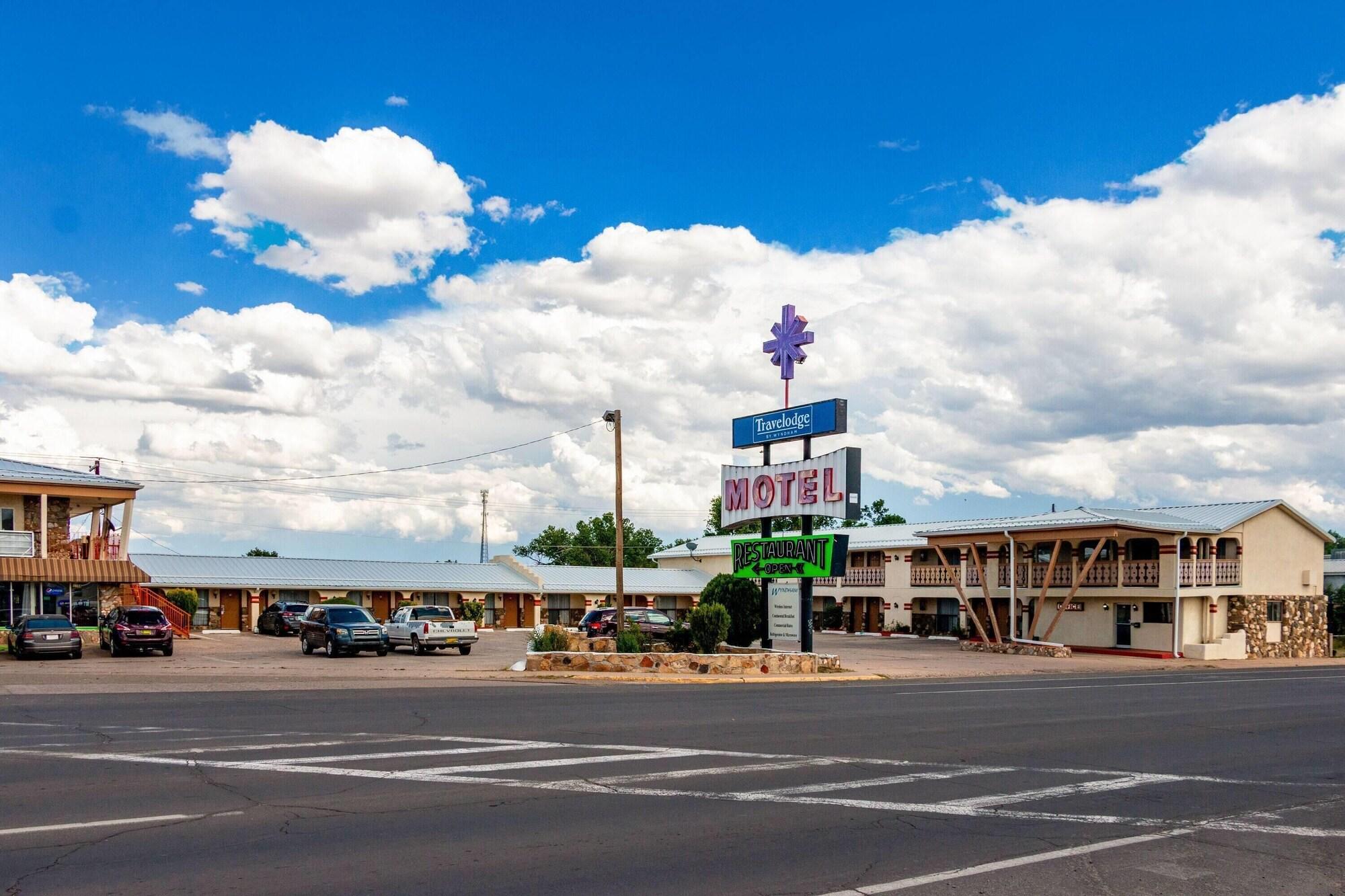 Varios Travelodge by Wyndham Las Vegas NM