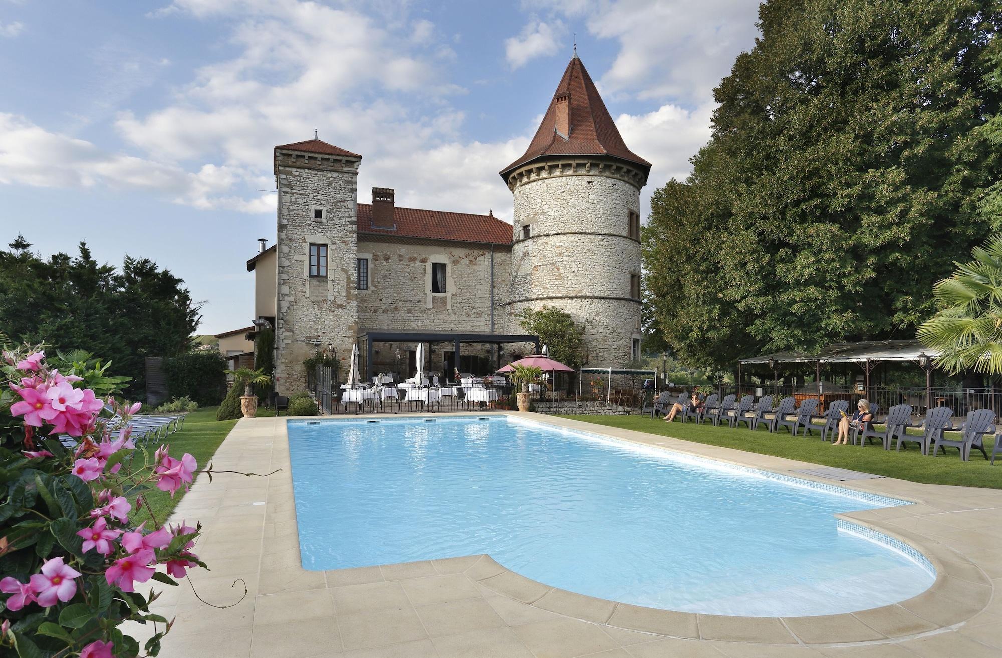 Instalaciones Recreativas Château Chapeau Cornu