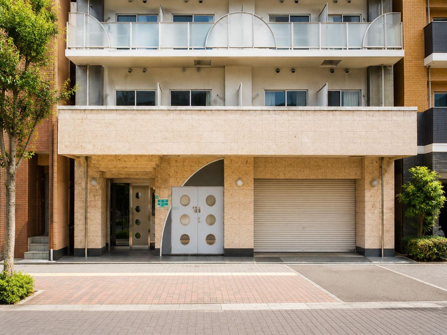Vista Exterior Royal Heights Sakuragawa Condominium
