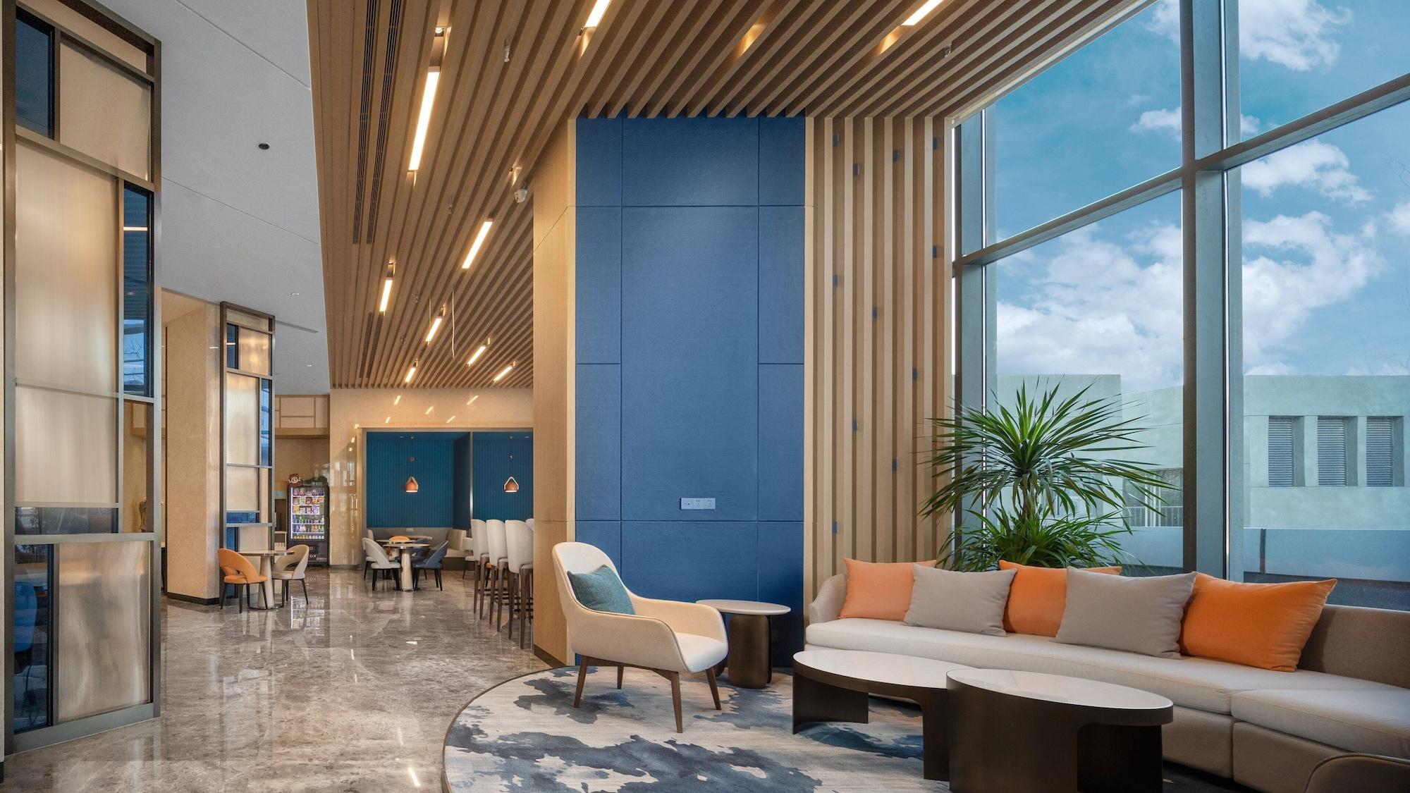 Vista Lobby Holiday Inn Express Beijing Yizhuang Tongminghu by IHG