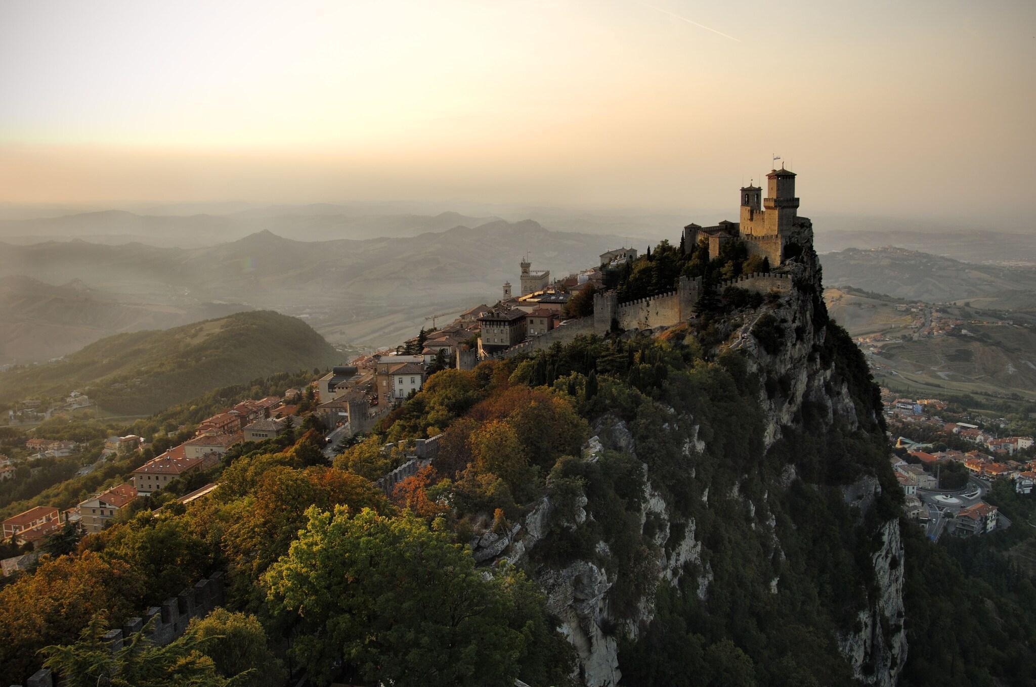 Vista Exterior Titano Suites