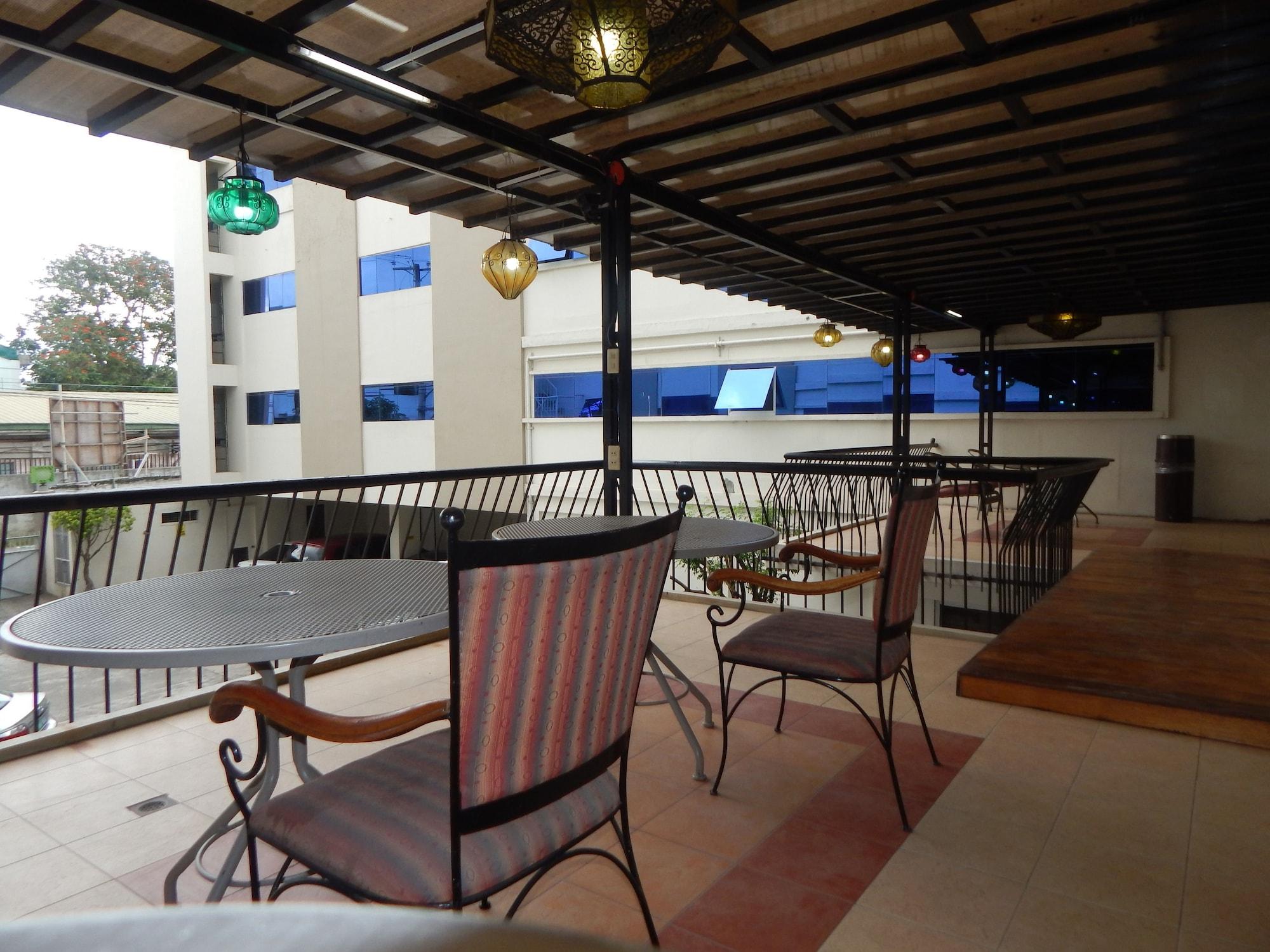Comodidades del Alojamiento The Alpa Hotel and Restaurant