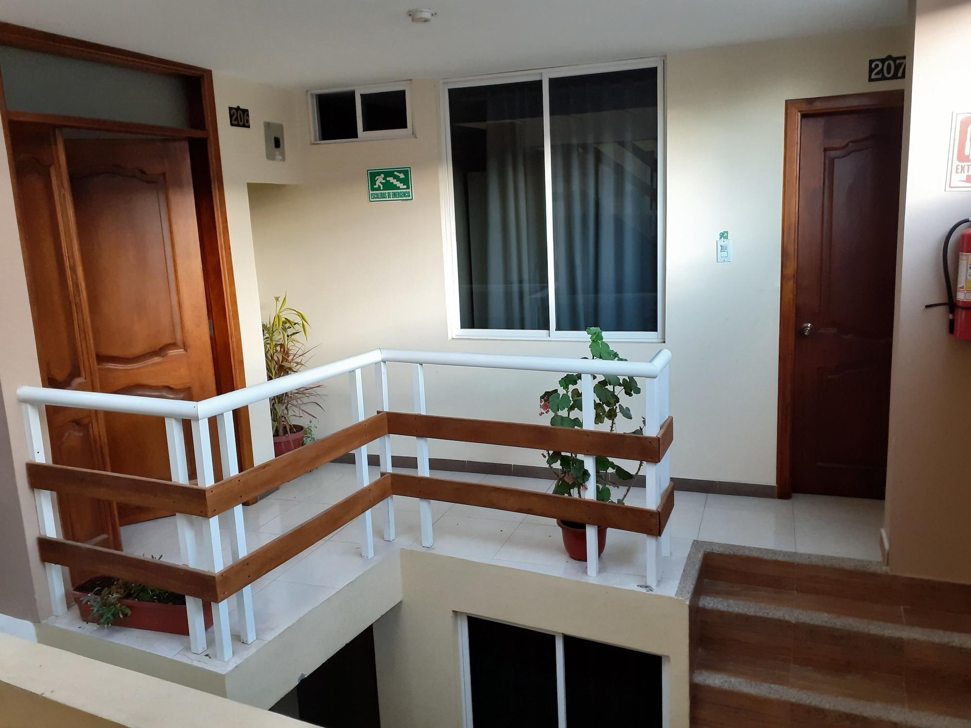 Equipamiento de Habitación Hostal Guajacum