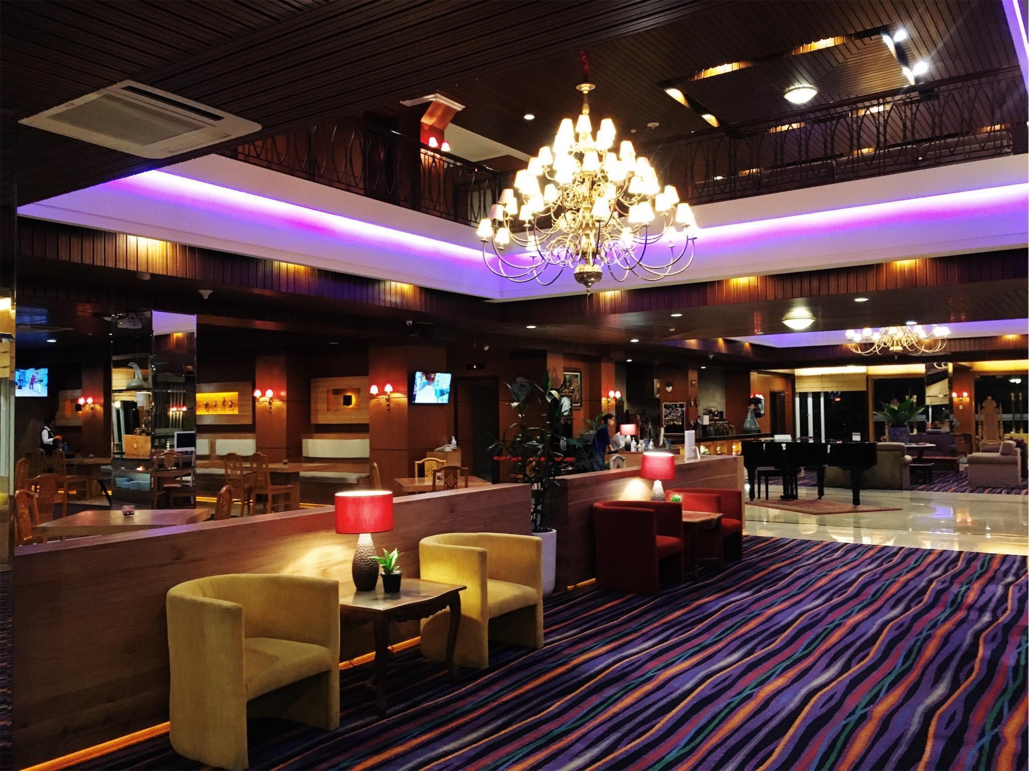 Vista Lobby Royal Senyiur Hotel Pasuruan