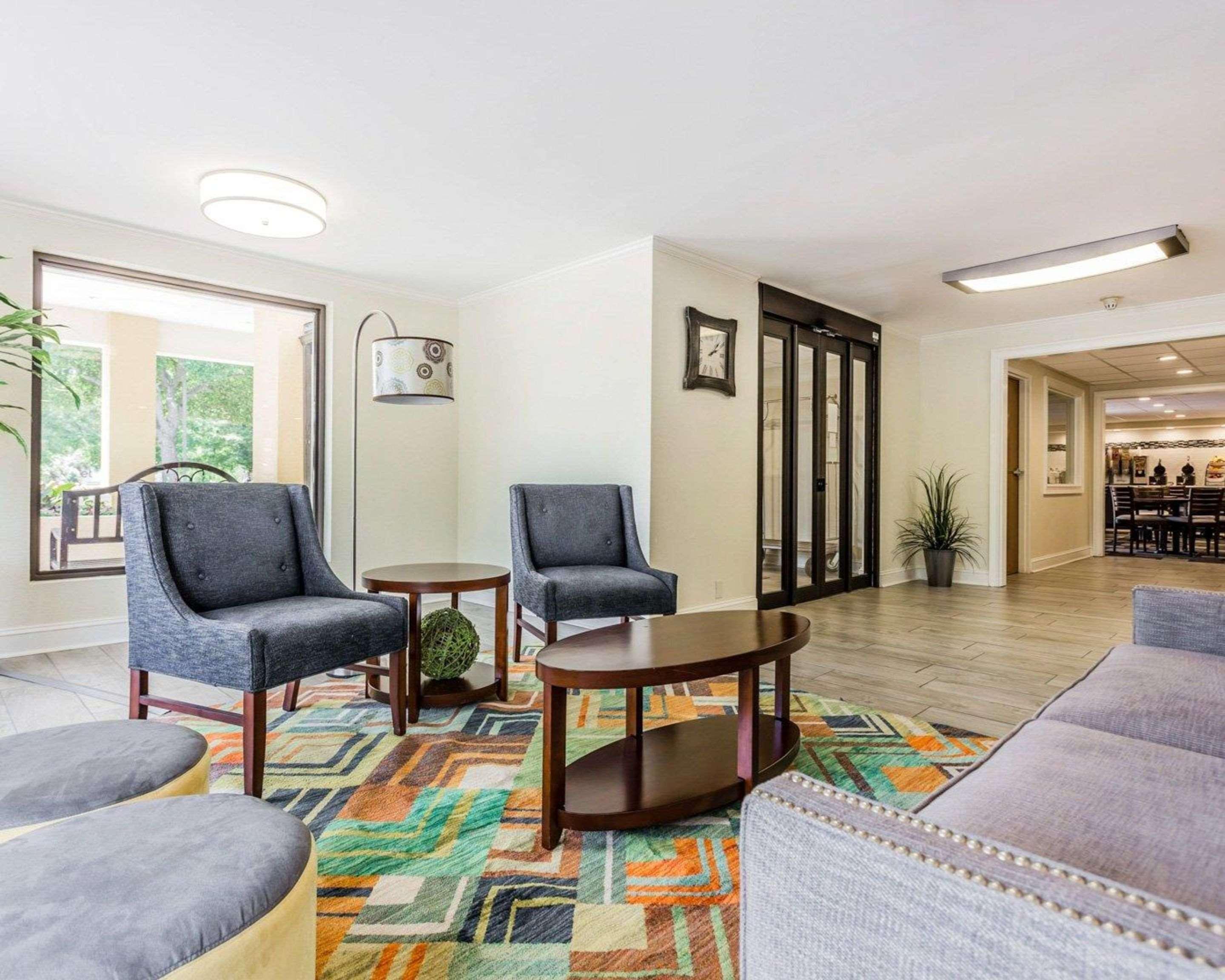 Vista Lobby Quality Inn Mt. Pleasant