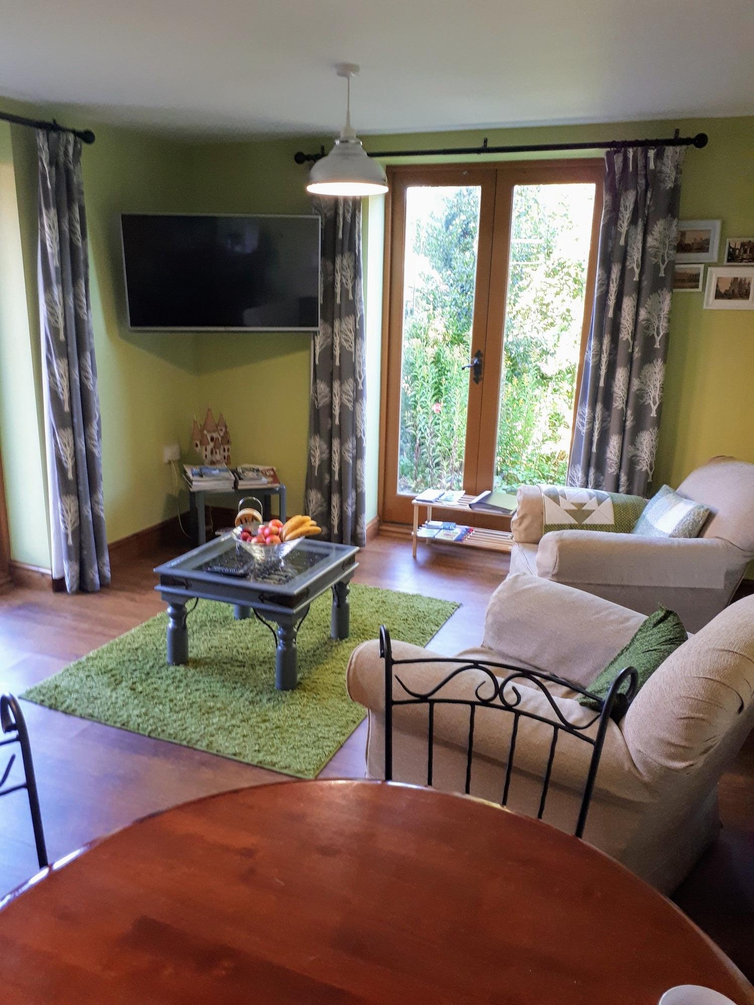 Vista Lobby Field View B&B