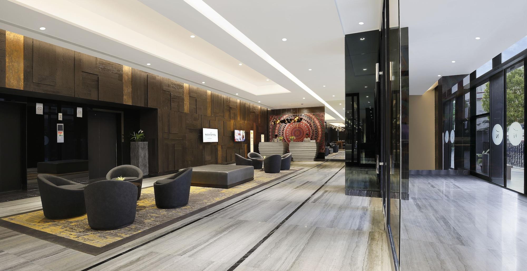Vista Lobby Novotel Chennai Chamiers Road Hotel