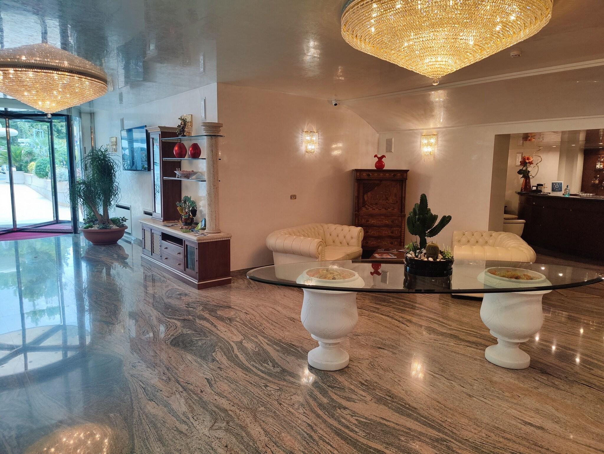 Vista Lobby Hotel Ambassador