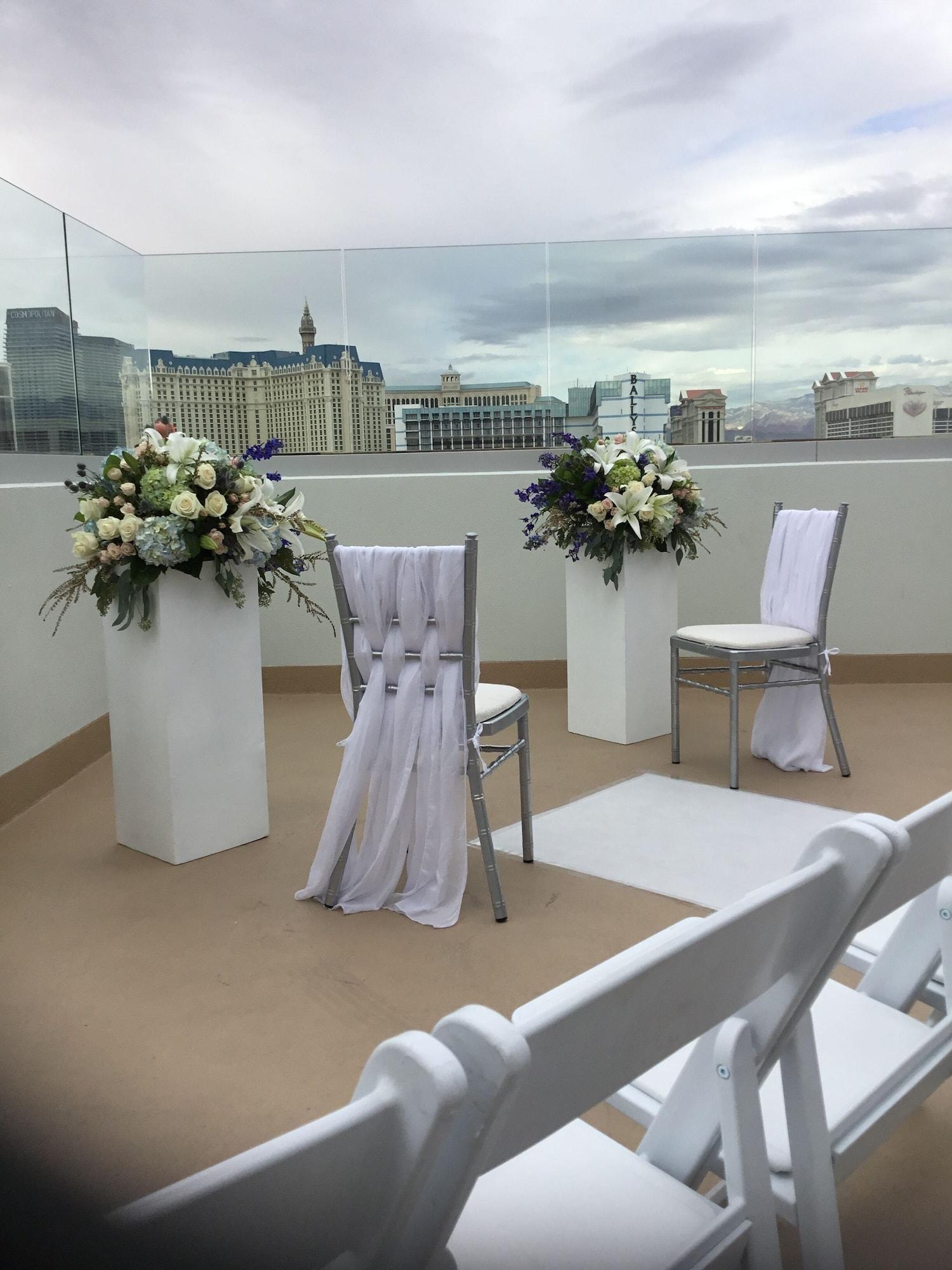 Vista Lobby The Platinum Hotel