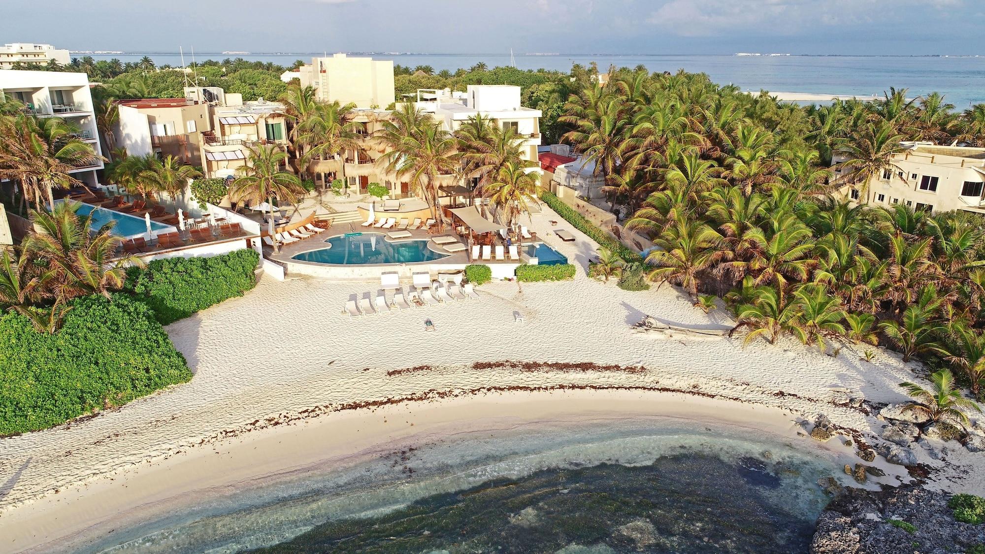 Vista Exterior Hotel Playa la Media Luna, Isla Mujeres