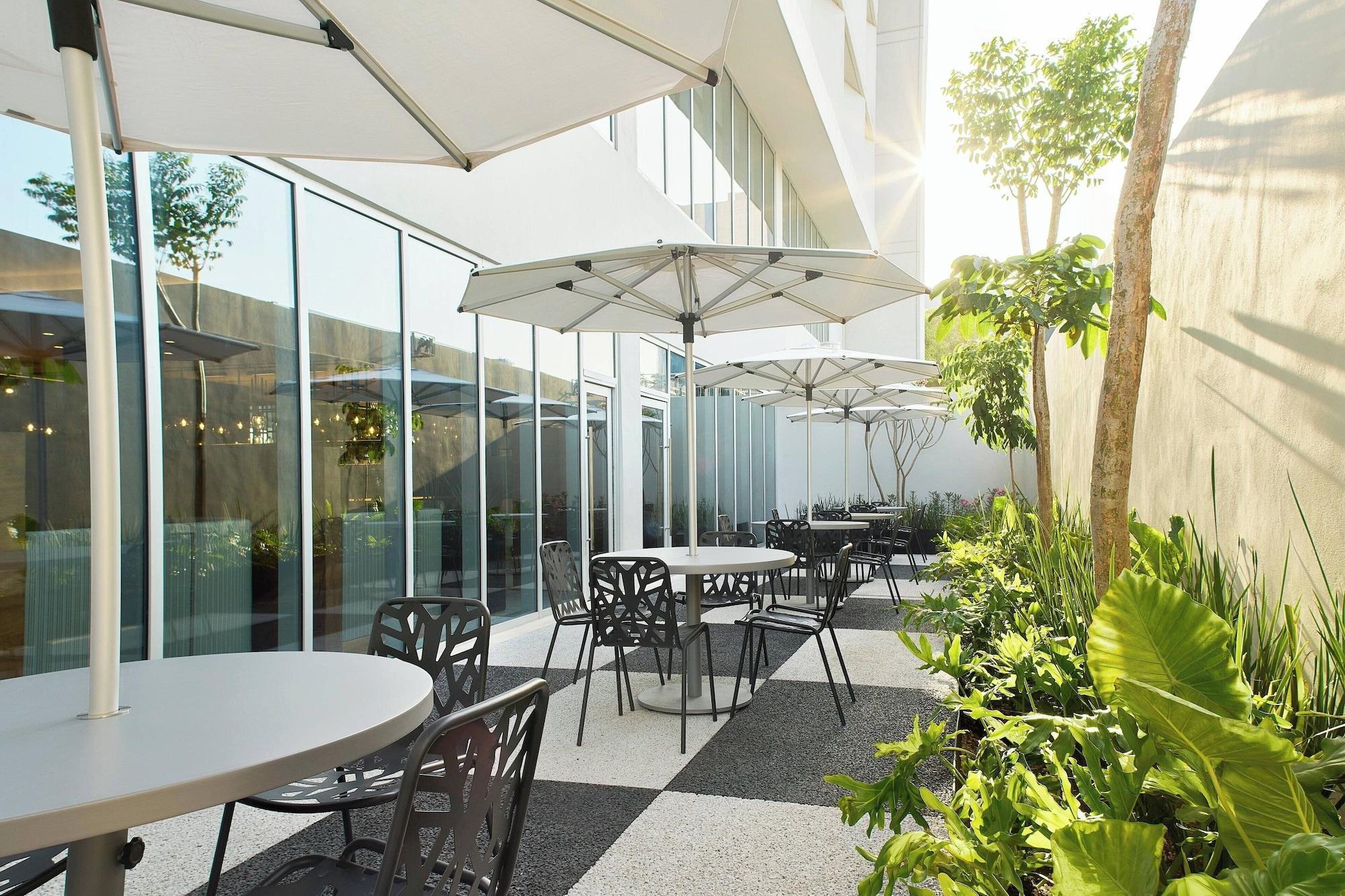 Restaurant Courtyard by Marriott Merida Downtown