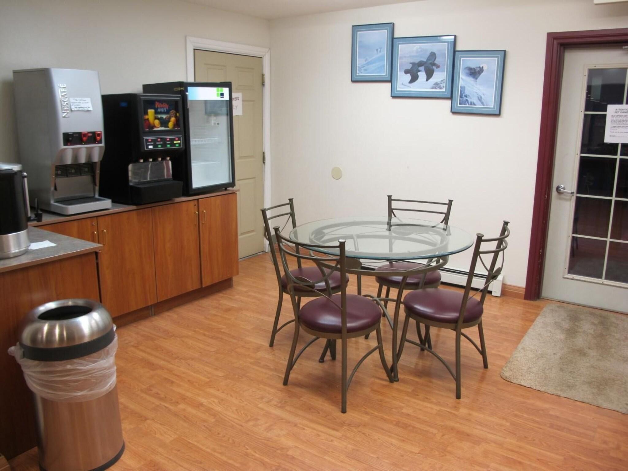 Restaurant Microtel Inn & Suites By Wyndham Eagle River/Anch