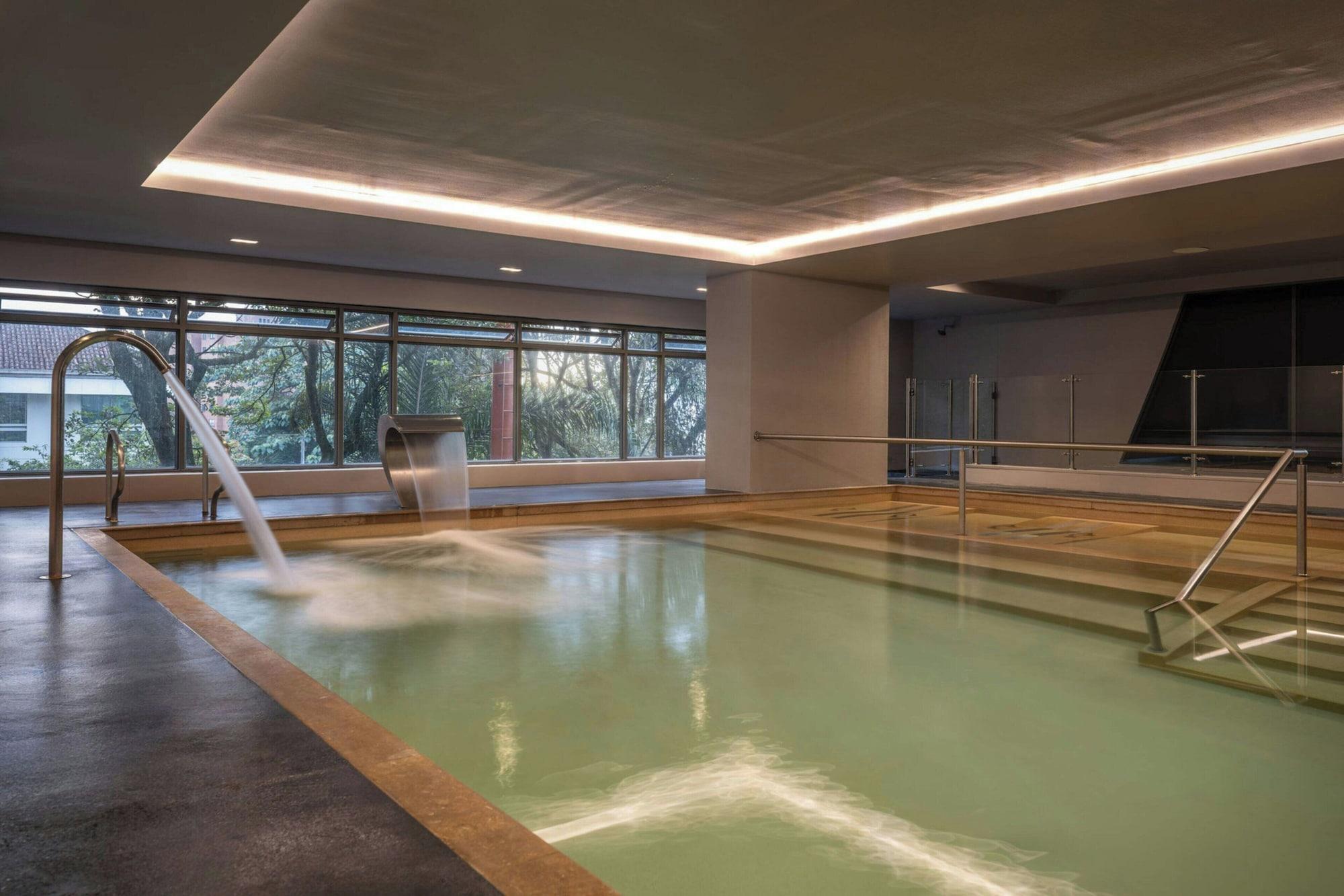 Vista Piscina Loma, Medellin, a Tribute Portfolio Hotel