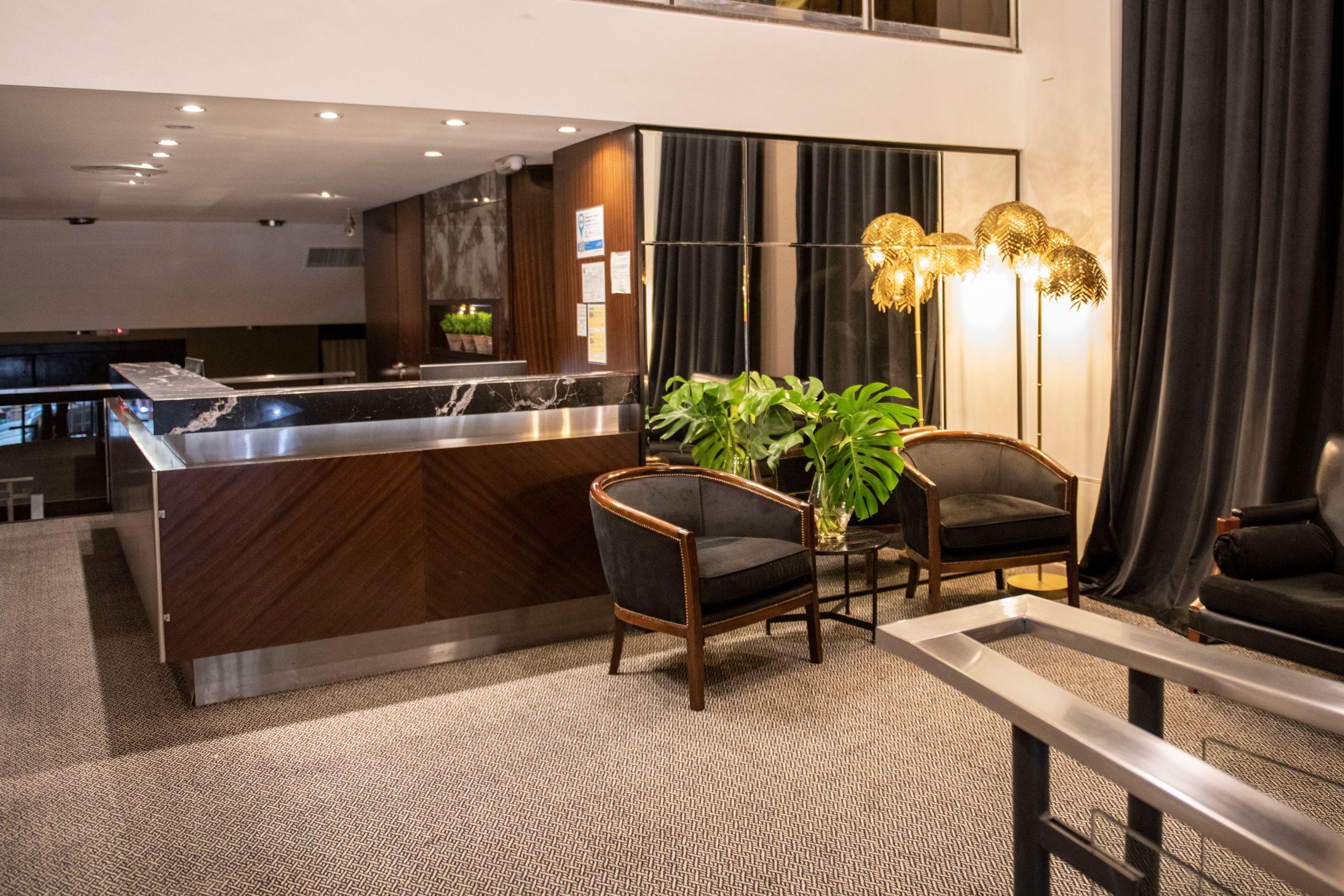 Vista Lobby Grand King Hotel