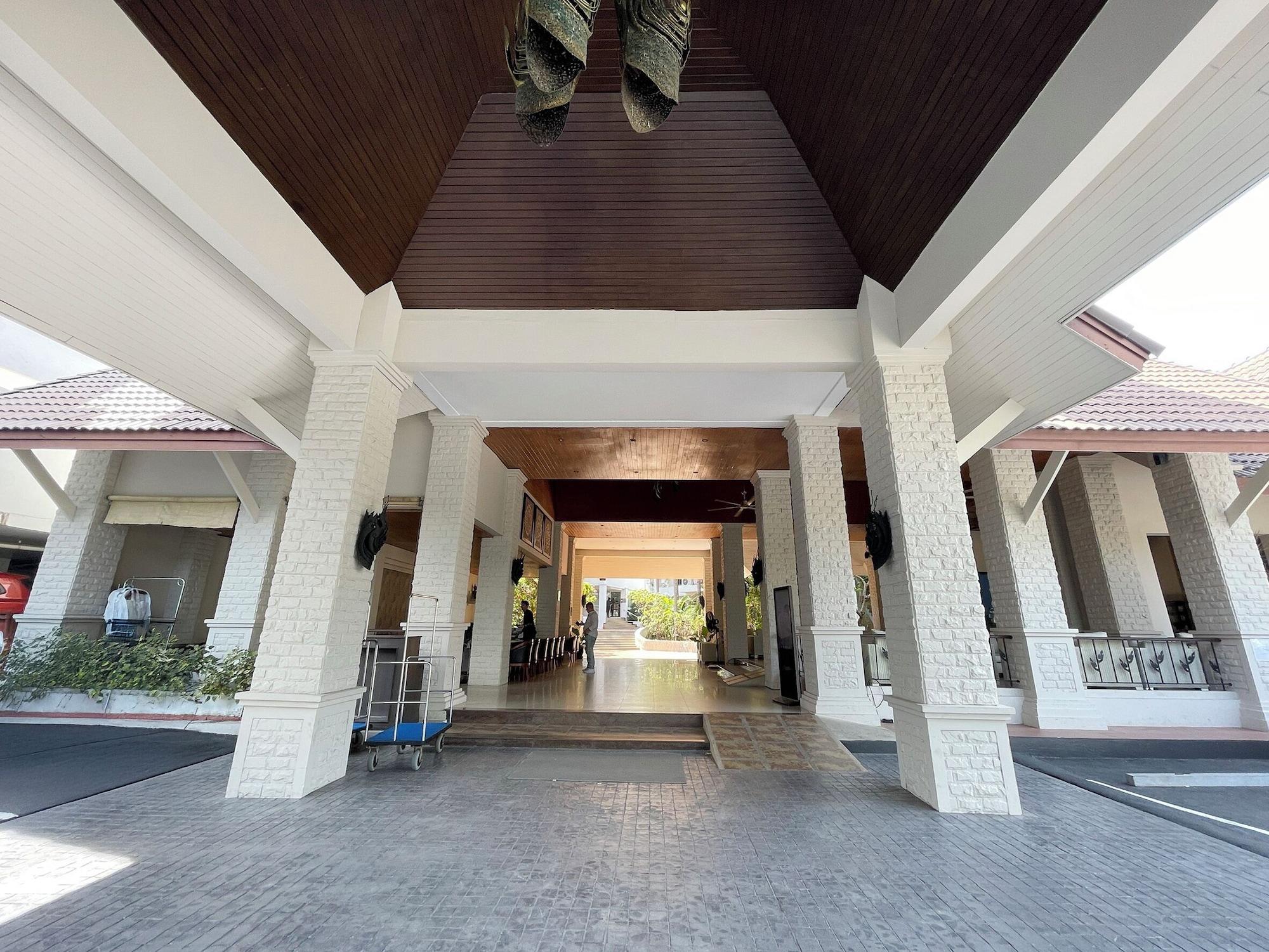 Vista Lobby Pinnacle Grand Jomtien Resort and Beach Club