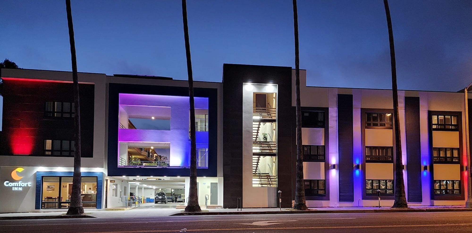 Vista Exterior Comfort Inn Santa Monica - West Los Angeles