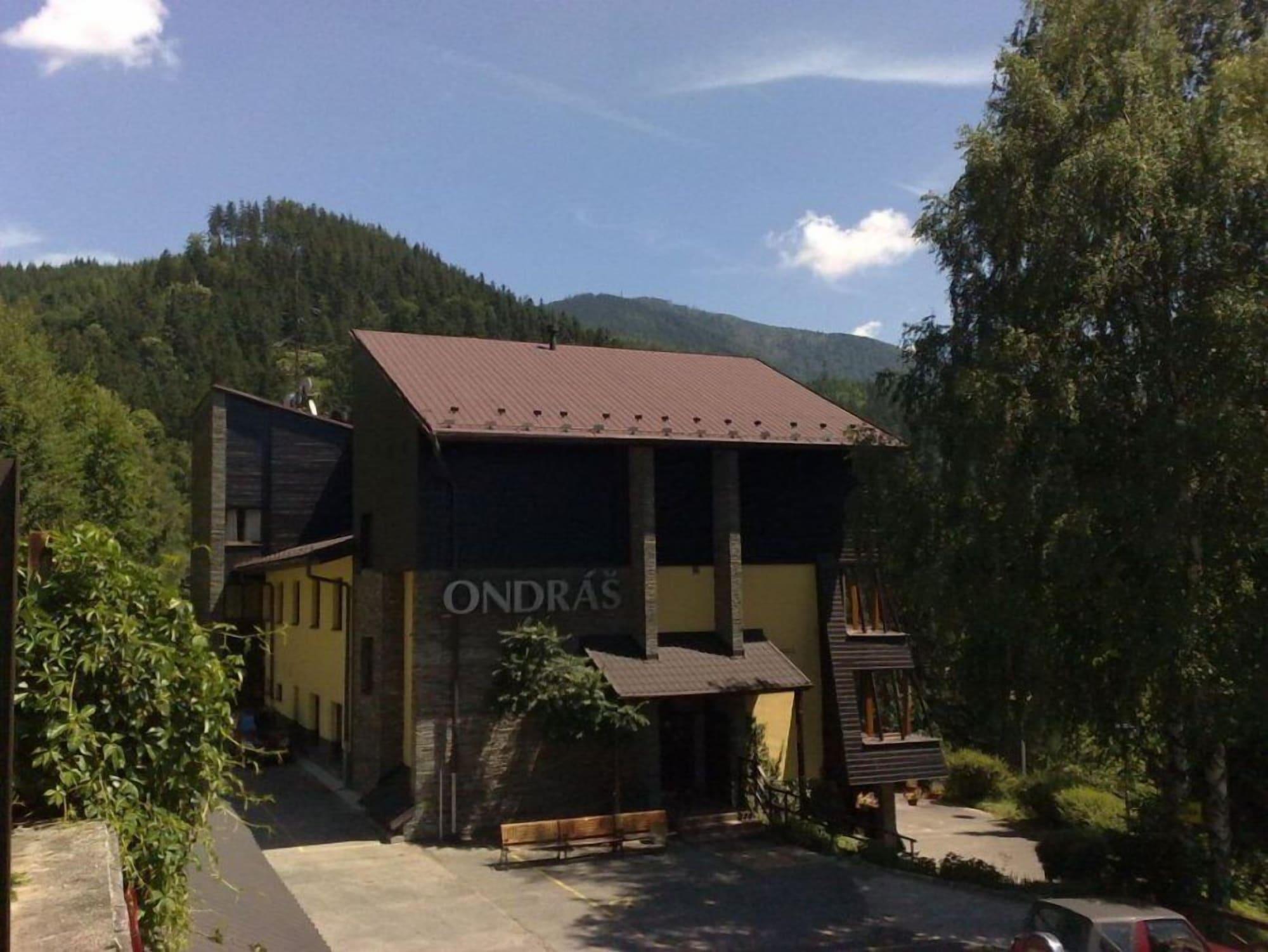 Vista Exterior Hotel Ondráš z Beskyd