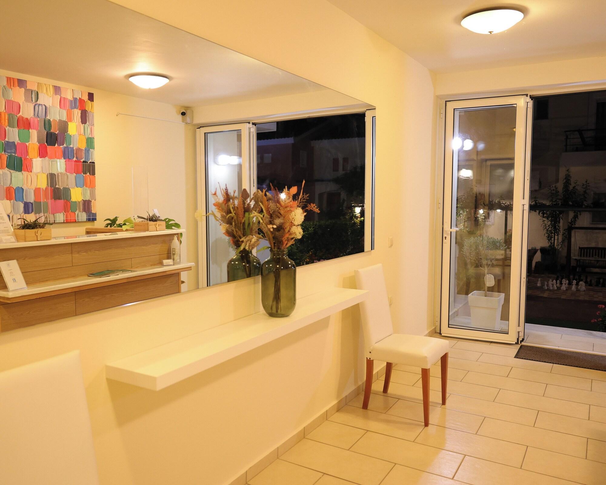 Vista Lobby Corinthian Village