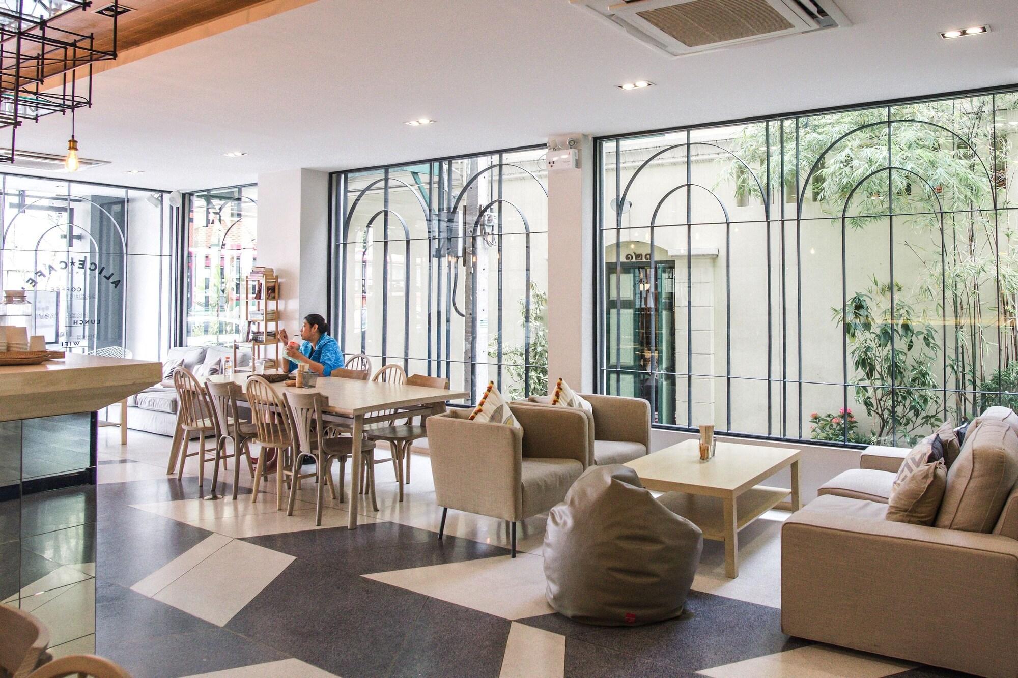 Vista Lobby Issara by d Hostel