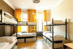 Alquiler Vacacional - Oak Valley Retreat – A Cozy Homestay, Lively Hostel & Vibrant Café in the Hills!