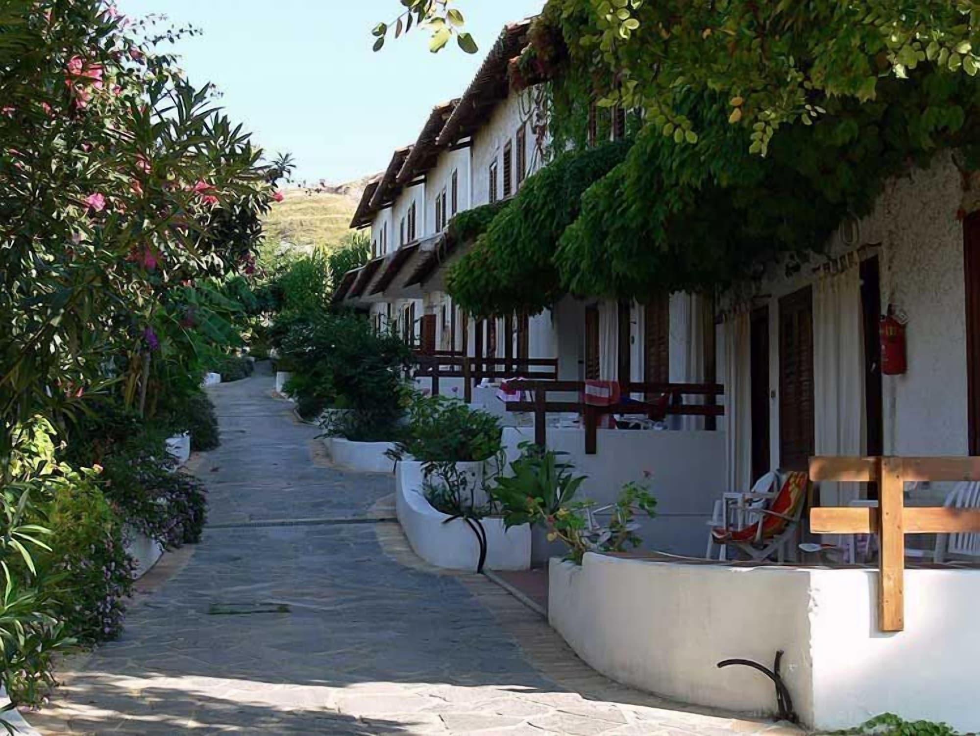 Vista Exterior Villaggio La Pizzuta
