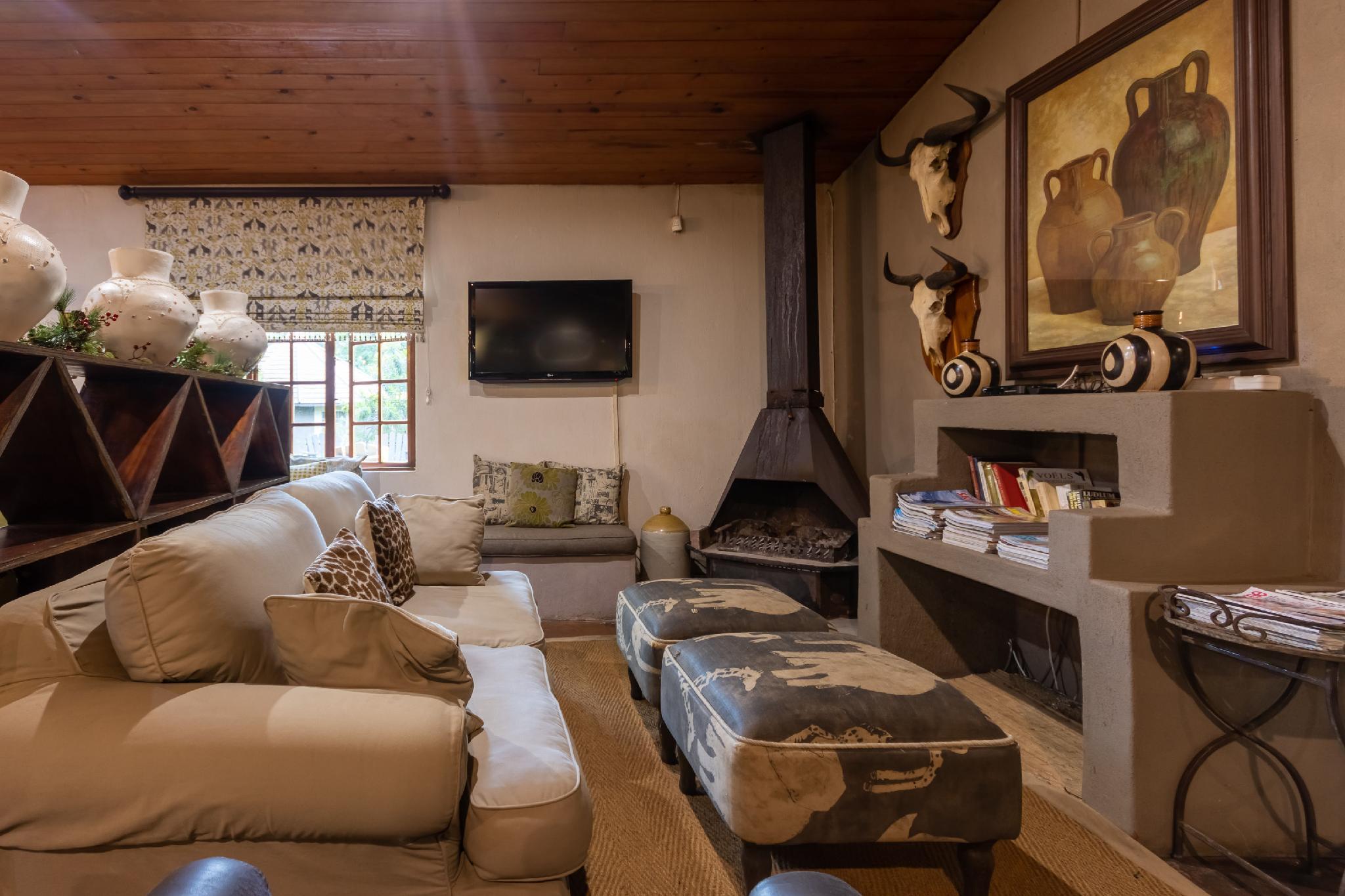 Vista Lobby Emdoneni Lodge