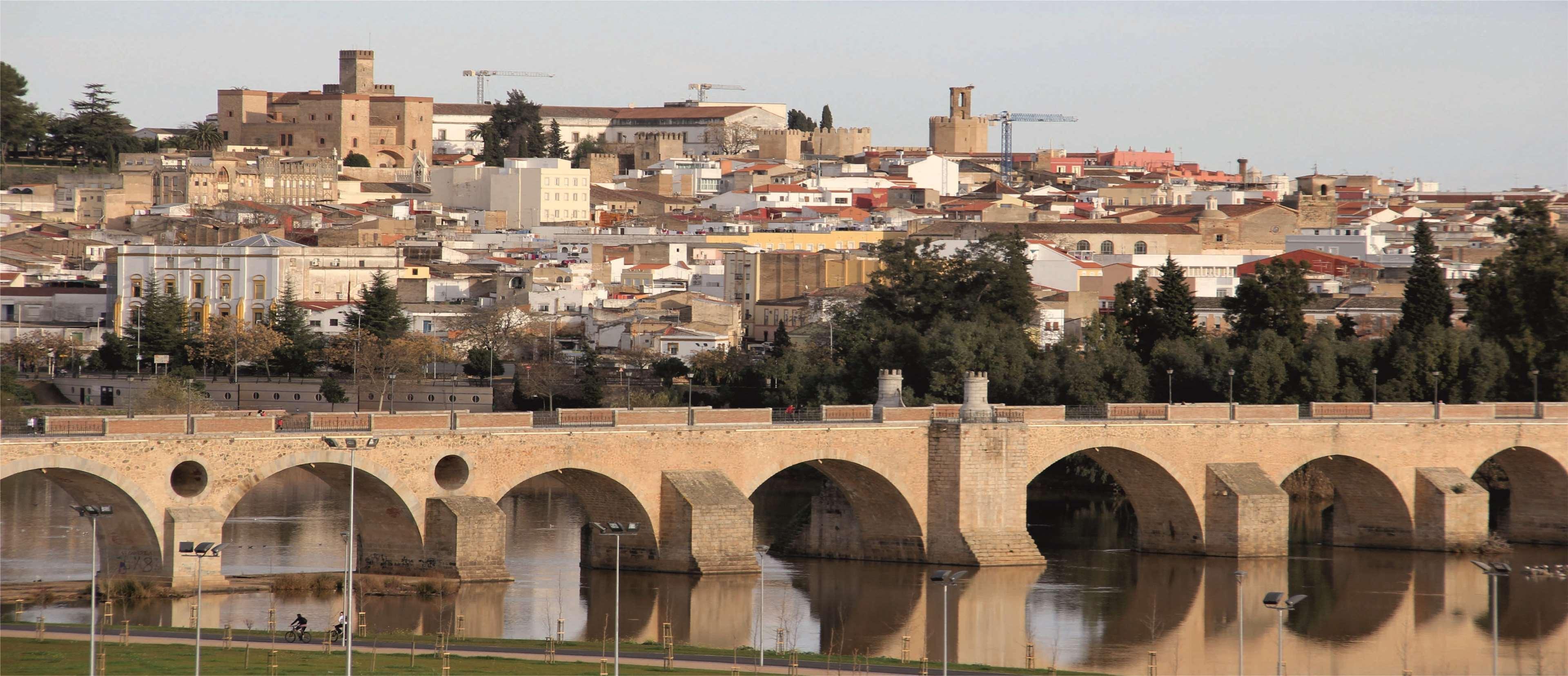 Vista Exterior NH Gran Hotel Casino Extremadura