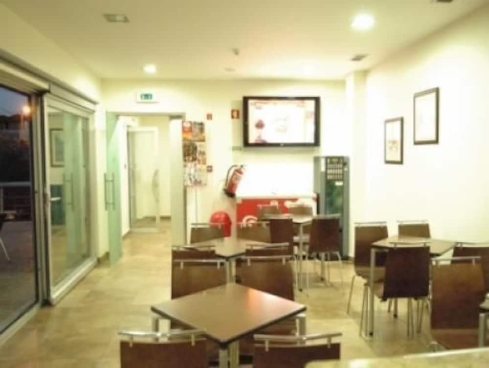 Bar/Salón Hotel Albergaria Borges
