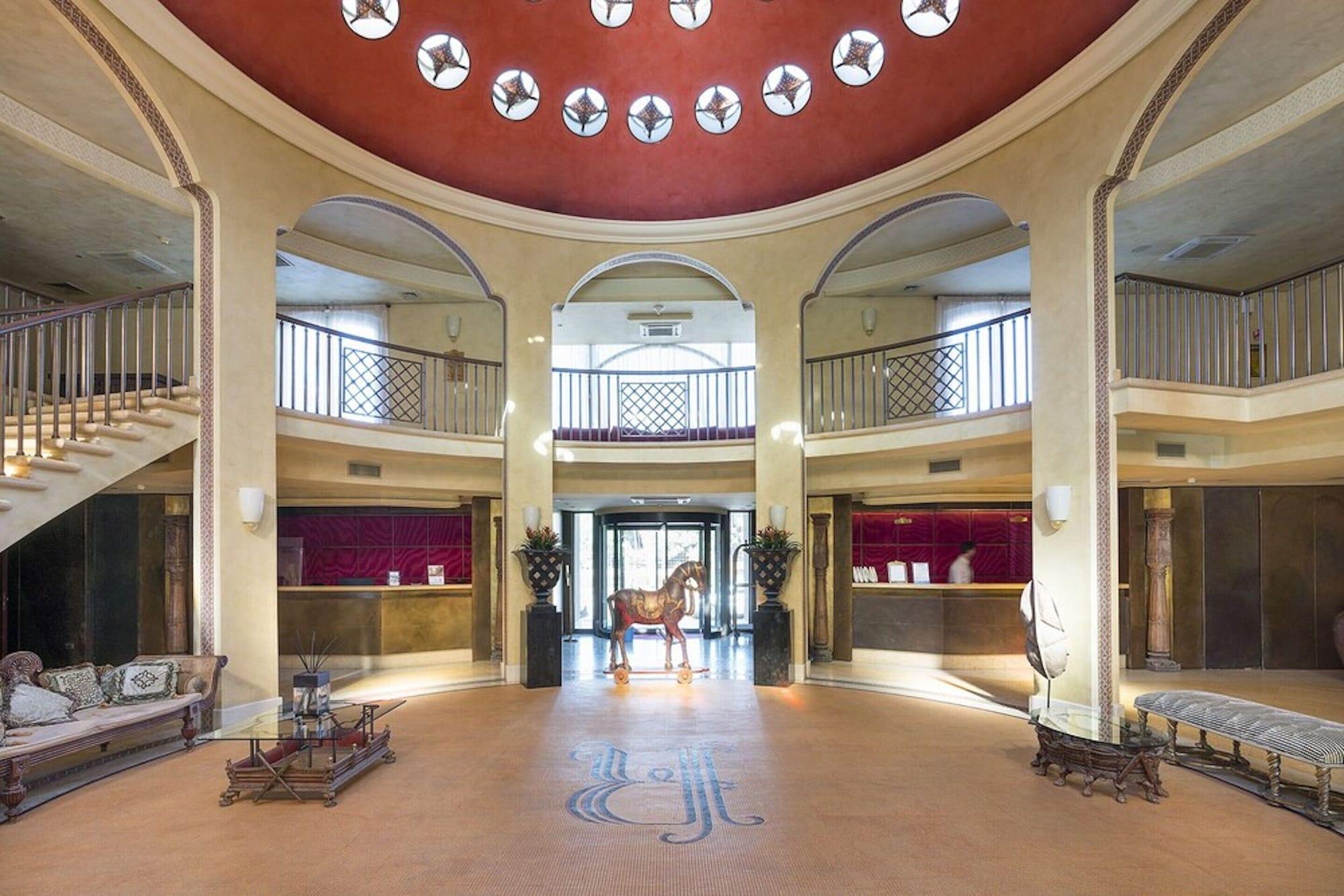 Vista Lobby Romano Palace Luxury Hotel