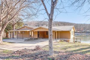 Alquiler Vacacional - Spacious Cabin w/ Private Dock on White River!