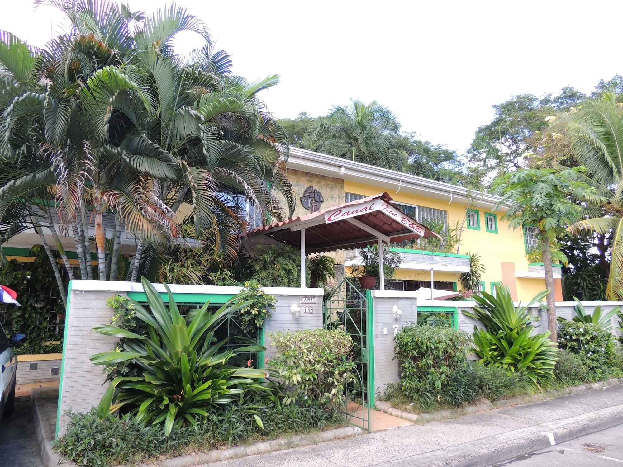 Varios Canal Inn B&B Panama