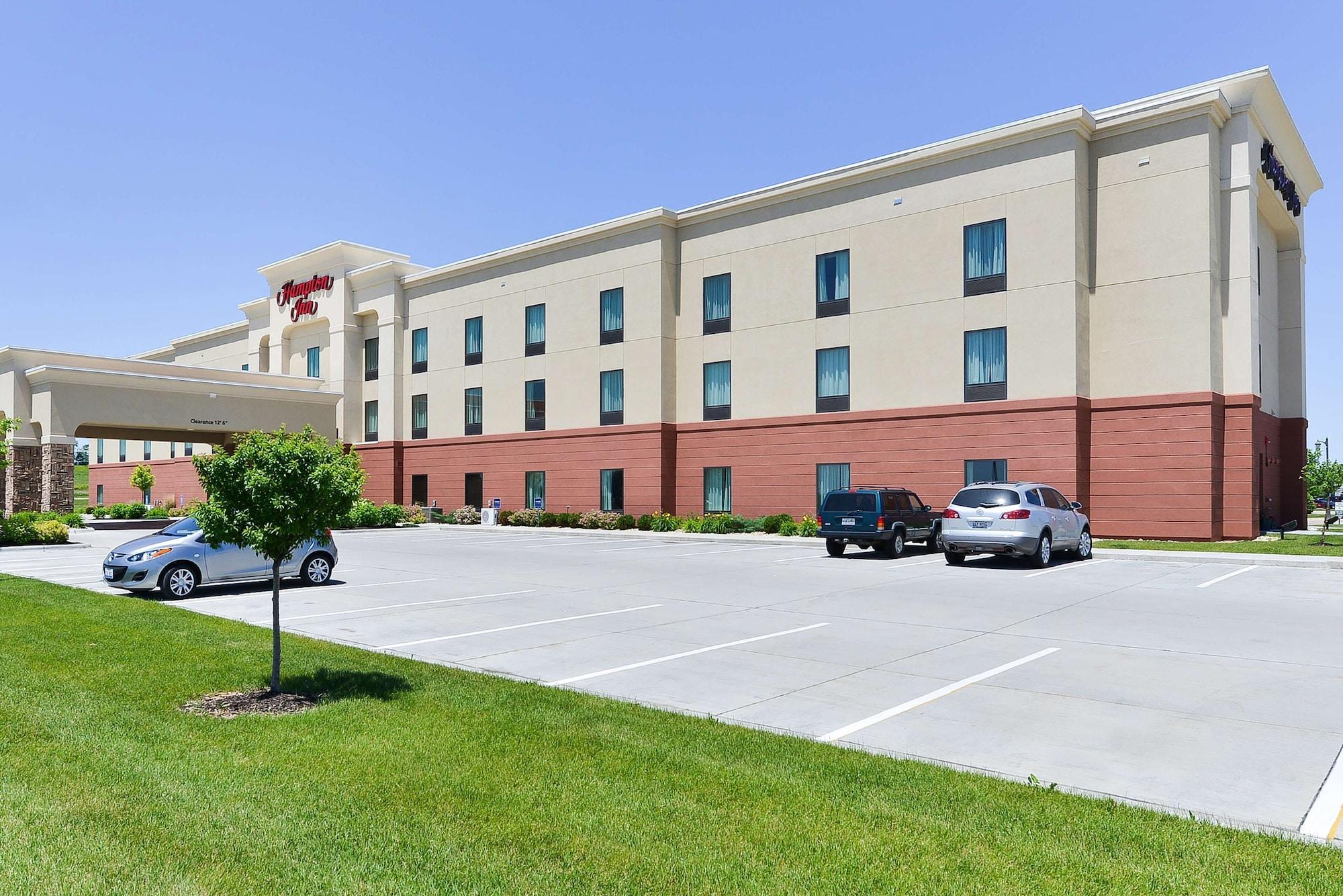 Vista Exterior Hampton Inn Clinton, IA