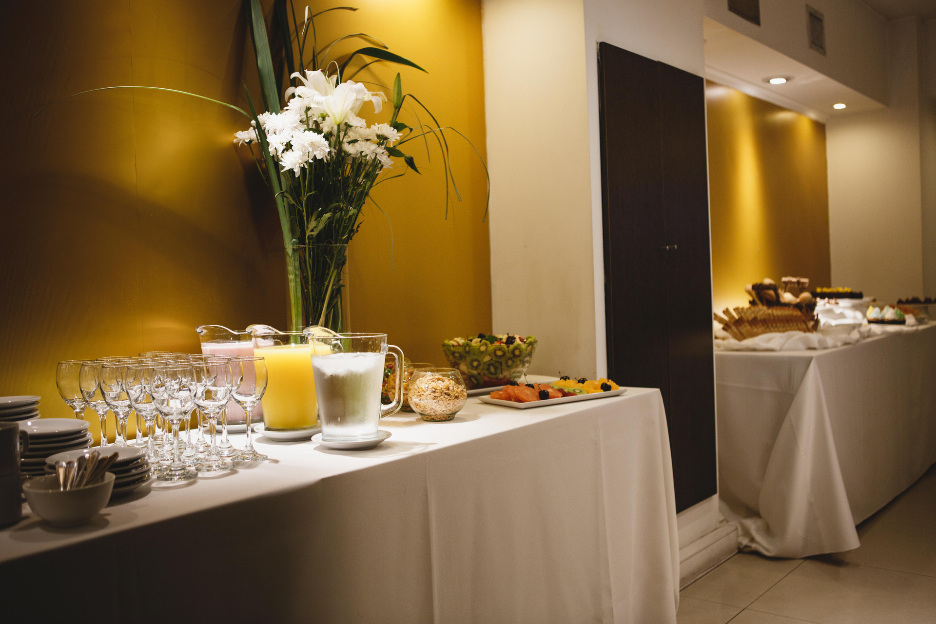 Restaurant Apart Hotel & Cowork KER Urquiza
