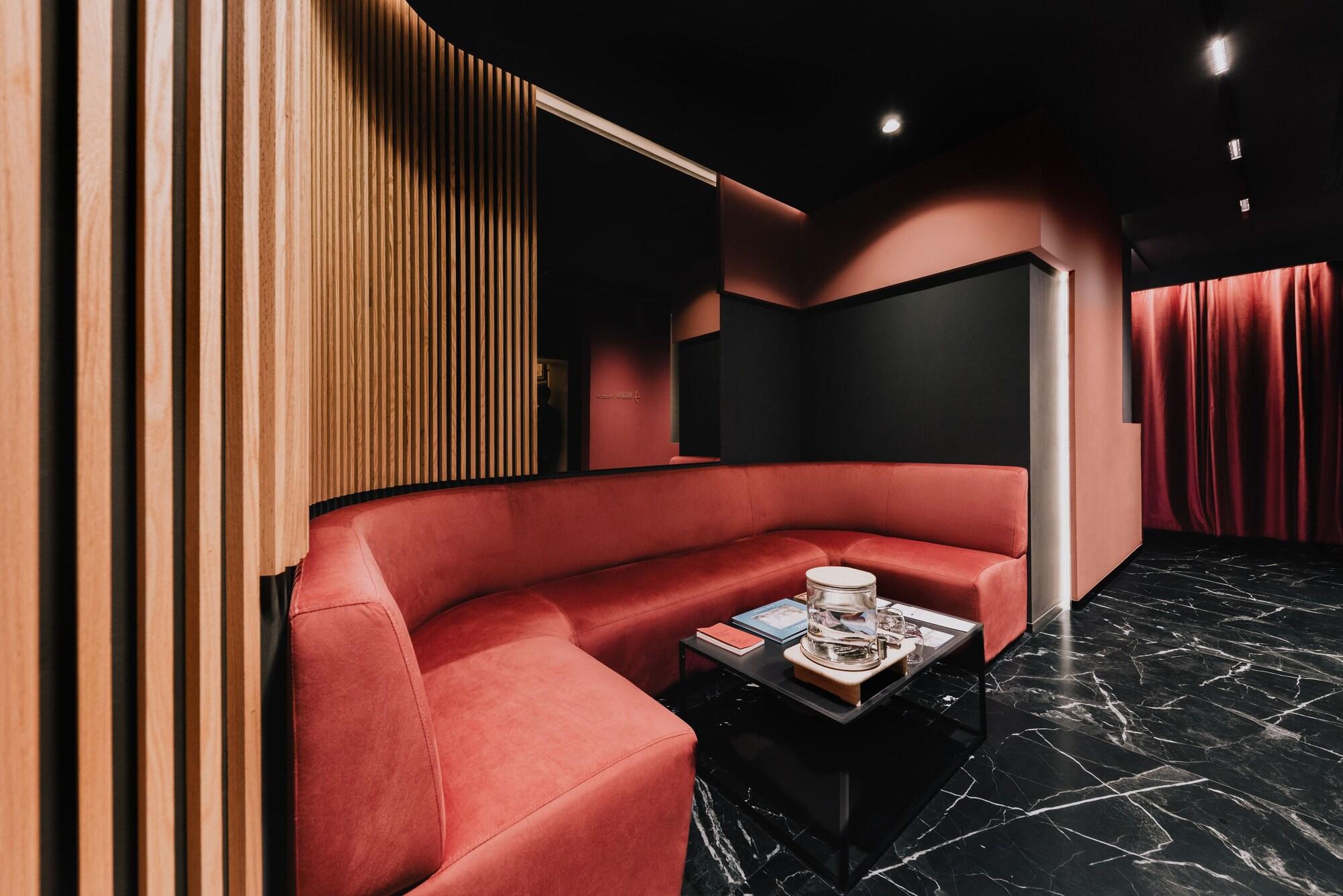 Vista Lobby Boutique Hotel OLOM
