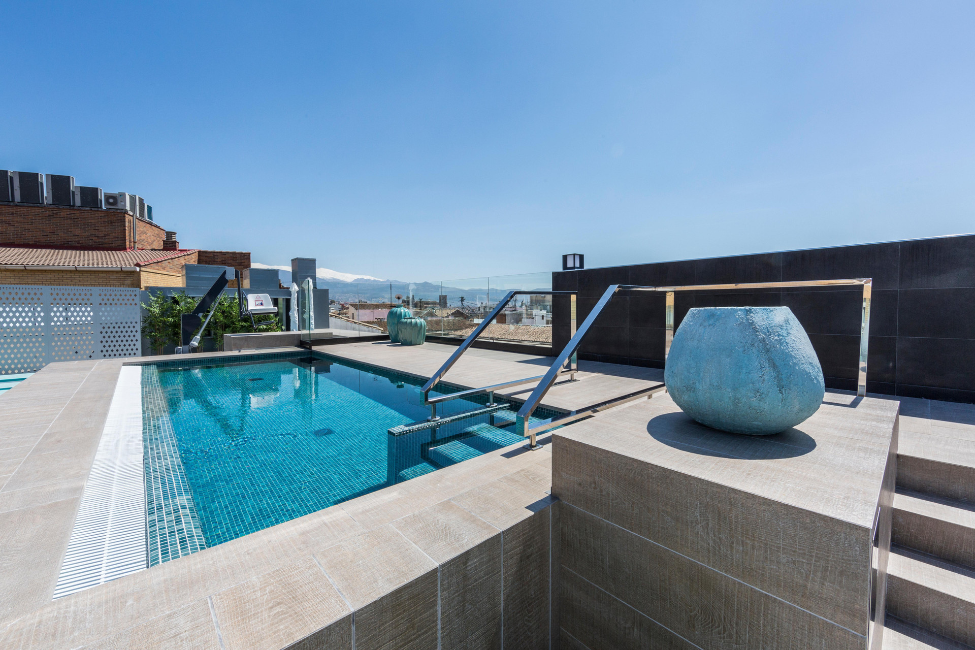 Vista Piscina Catalonia Granada Hotel