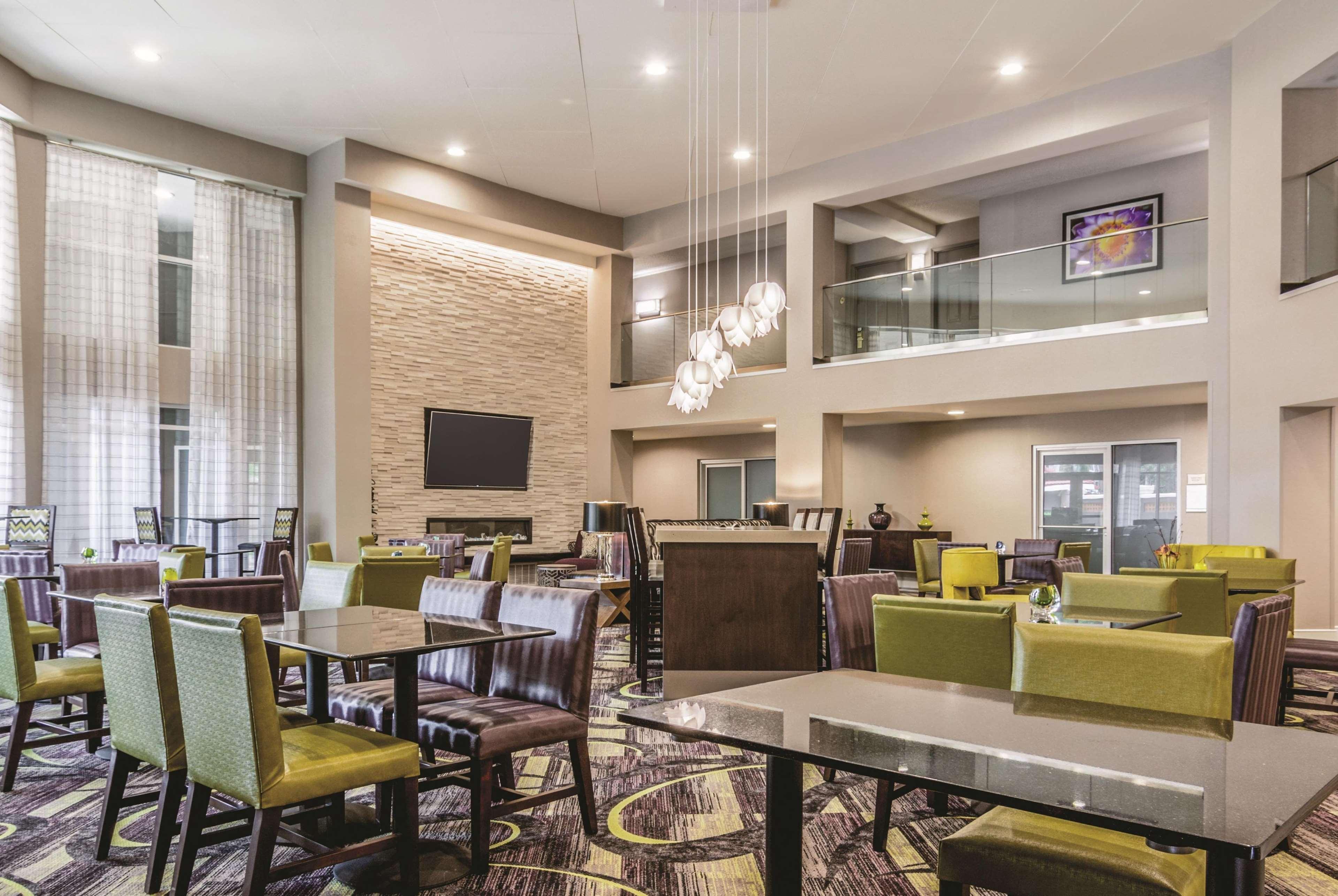 Restaurant La Quinta Inn & Suites by Wyndham Atlanta Perimeter Medical