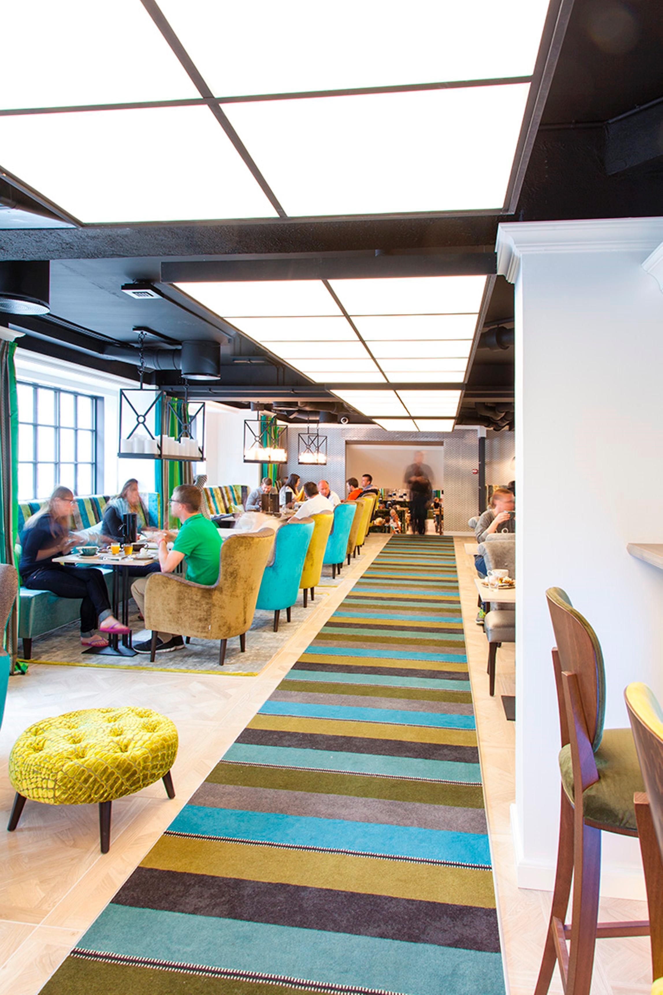 Bar/Salón Absalon Hotel