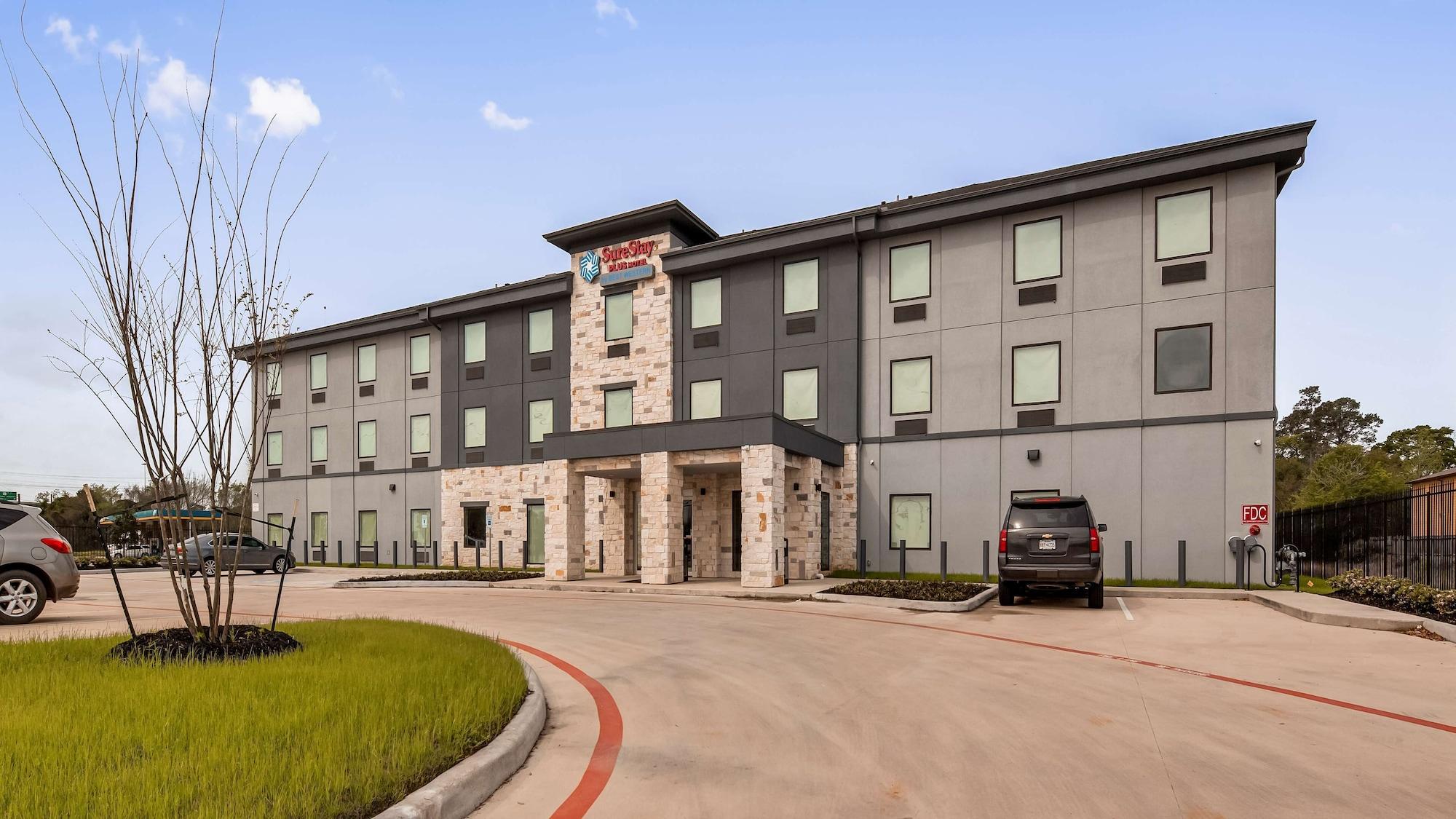 Varios SureStay Plus Hotel by Best Western Humble