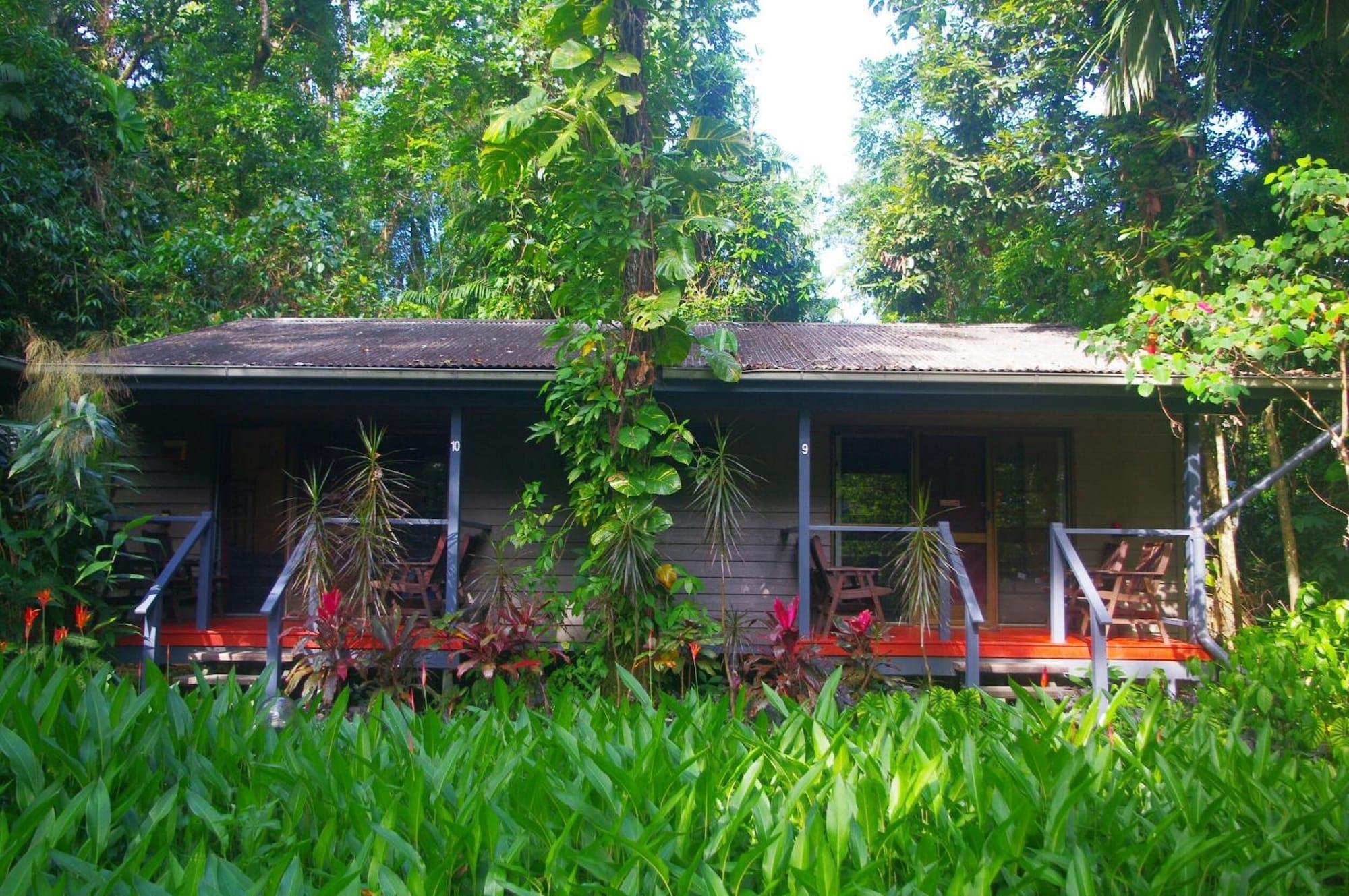 Vista Exterior Heritage Lodge