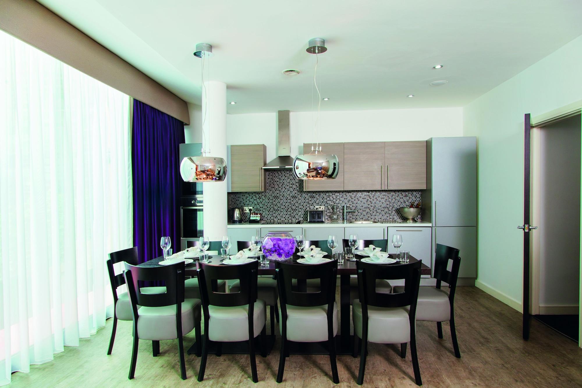 Varios EPIC Apartments Seel Street
