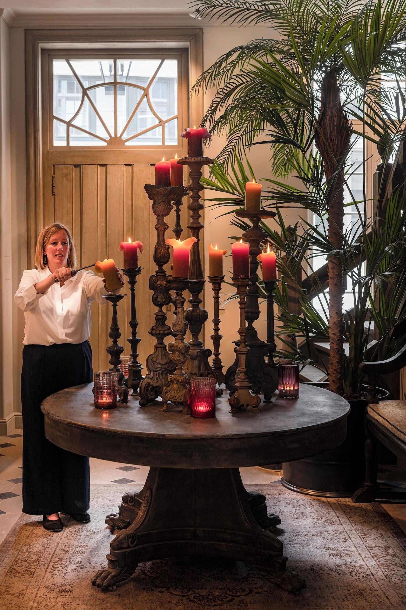 Vista Lobby The Notary