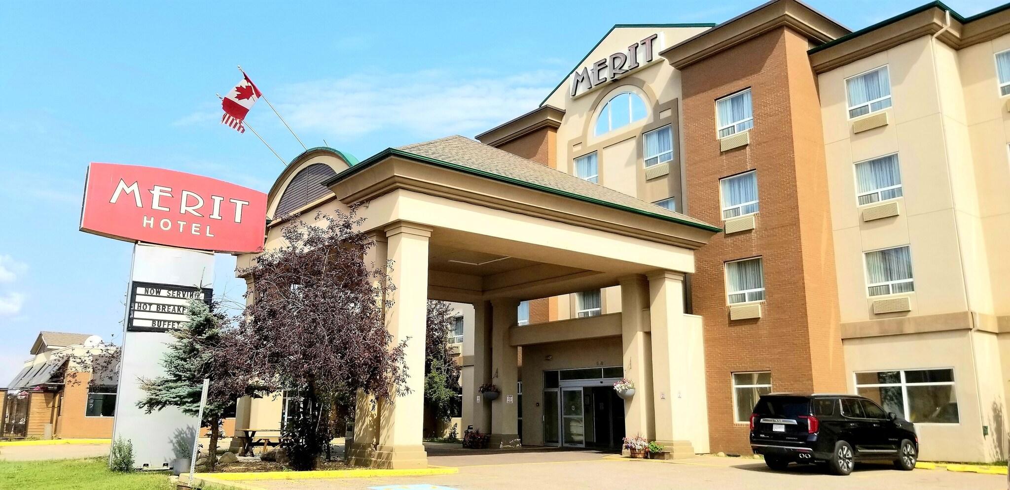 Vista Exterior Merit Hotel & Suites