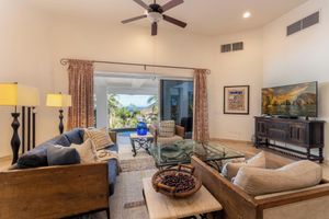 Renta temporal - Private Designer Estate with Panoramic Views & Sophisticated Interiors