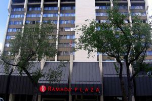 Alojamiento - Ramada Plaza by Wyndham Regina Downtown