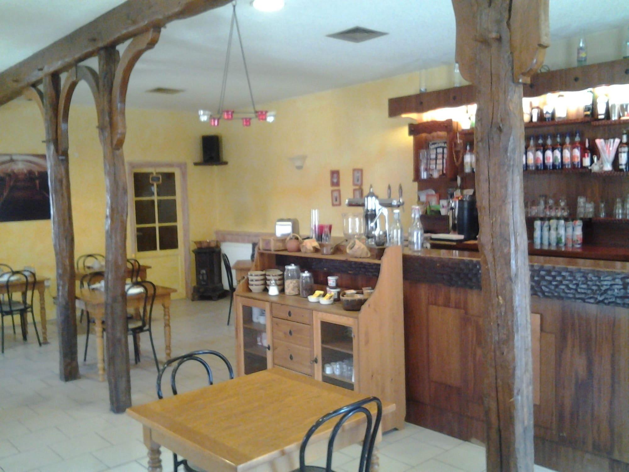 Bar/Salón Le Relais des Dix Crus