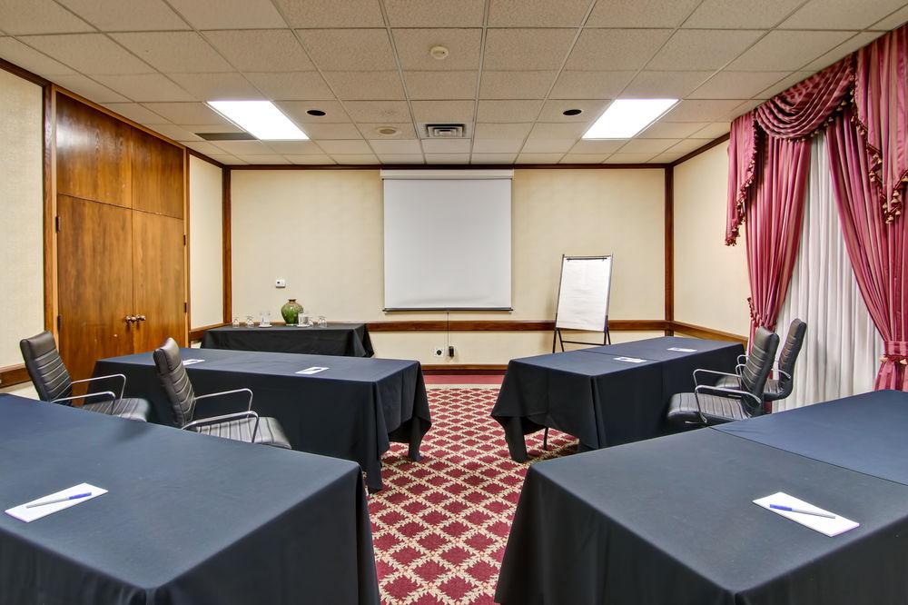 Sala de Reuniones Inn of Waterloo and Conference Centre