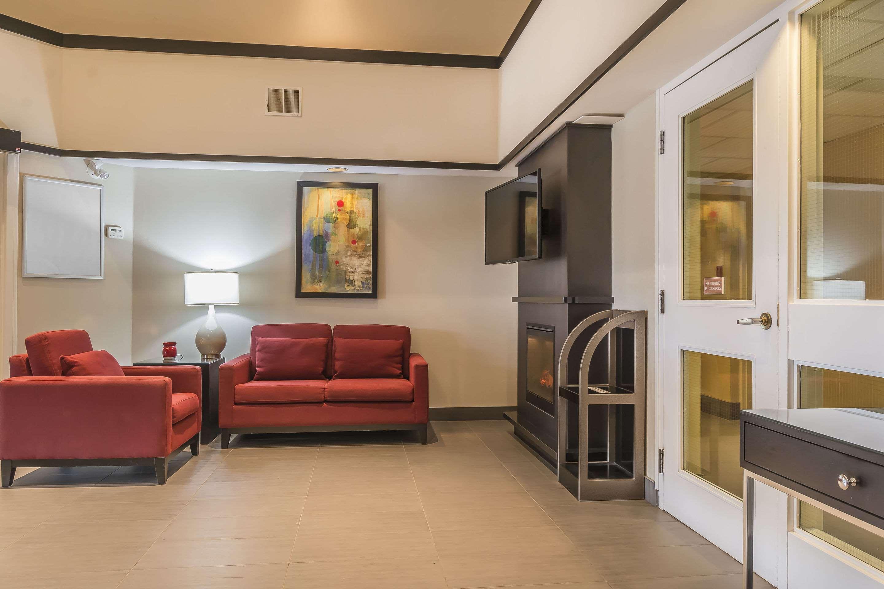 Vista Lobby Comfort Inn Belleville