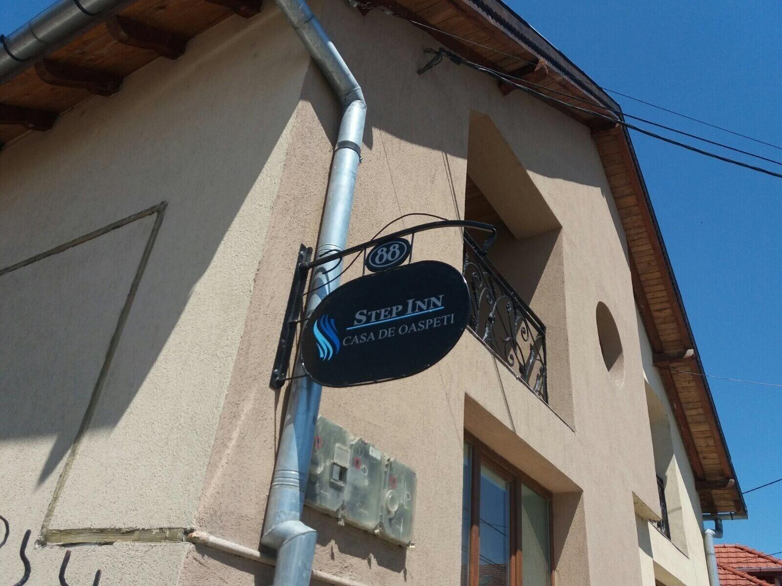 Vista Exterior Step Inn